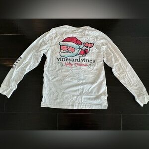 Vineyard Vine’s kids Christmas shirt size small (8-10)🎅🏻